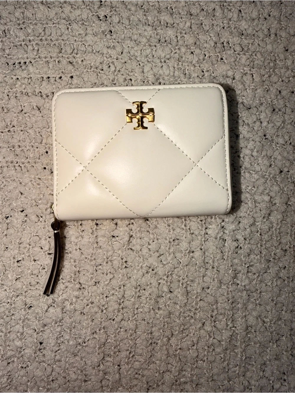 Tory Burch White Quilted Zip Wallet with Gold Logo